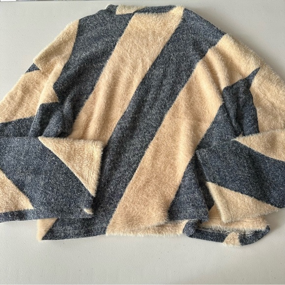 Anthropologie Maeve Mock Neck Cropped Diagonal Gray Striped Sweater - Picture 8 of 8